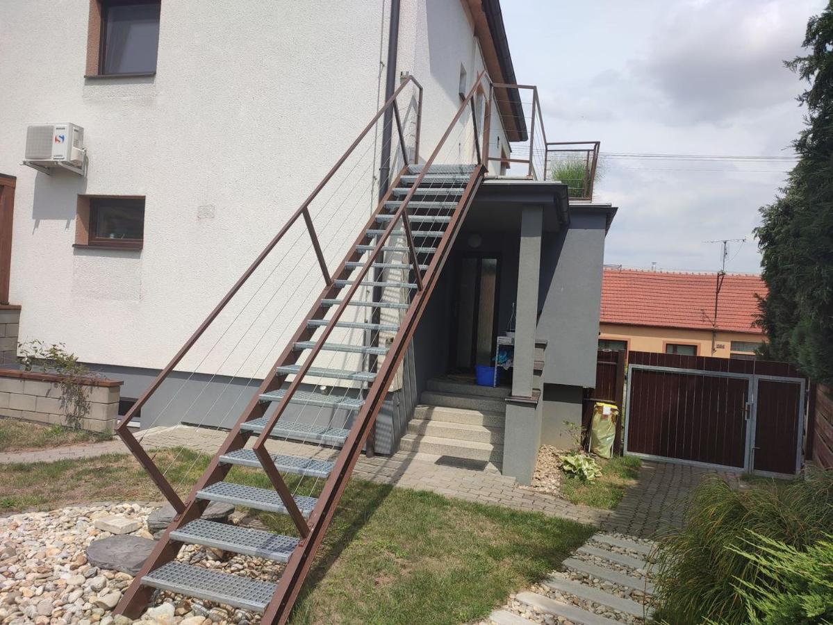 Apartman Lenka Apartment Borsice Bagian luar foto